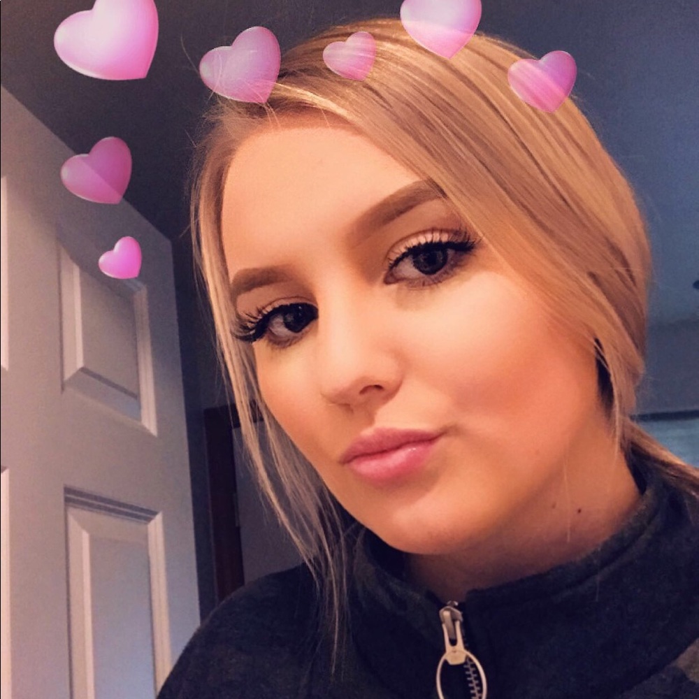 Meet your Posher, Nicole